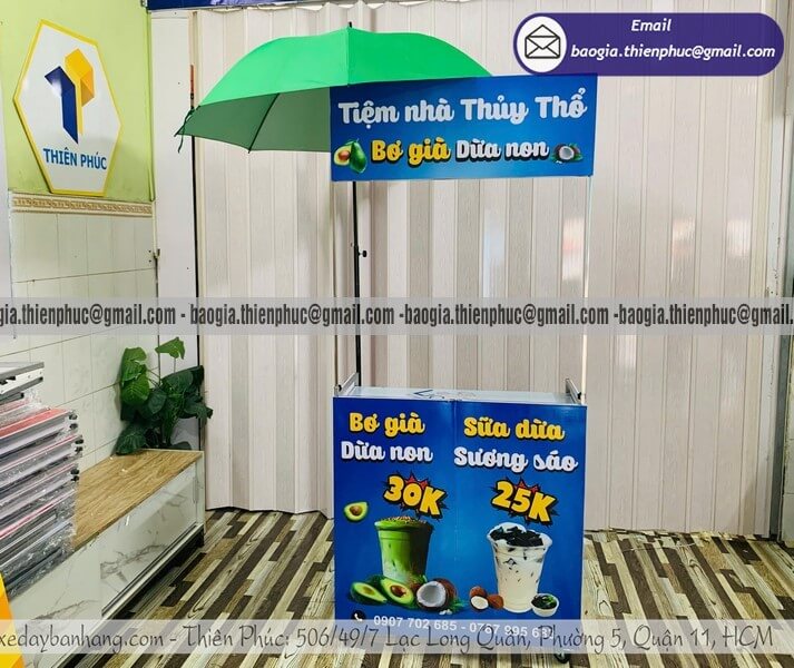 quầy bán hàng ngoài trời có dù