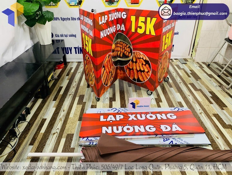 xe bán lạp xưởng di động