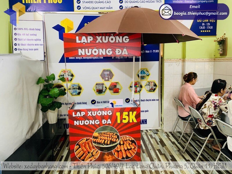 xe bán lạp xưởng di động