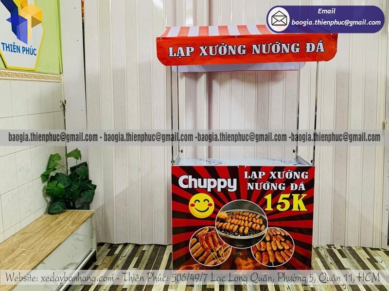 xe đẩy bán đồ nướng vỉa hè